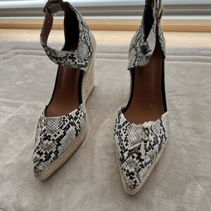 Elegant Snakeskin Wedge Espadrilles